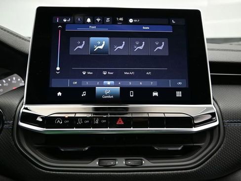 New 2026 Jeep Compass Latitude AWD/4WD image 34