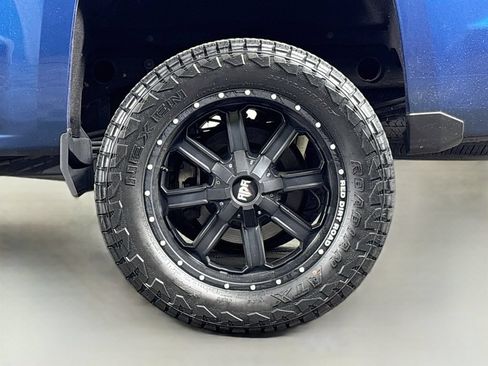 Used 2018 Chevrolet Silverado 1500 LT w/ All Star Edition AWD/4WD image 31