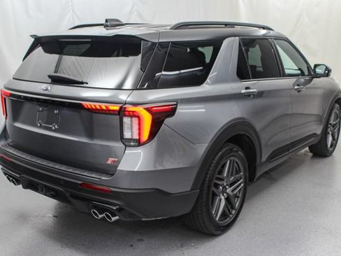 Certified 2025 Ford Explorer ST AWD/4WD image 9