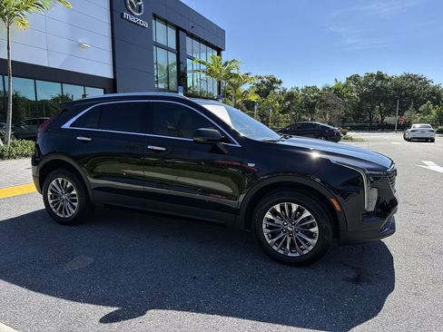 Used 2024 Cadillac XT4 Premium Luxury FWD image 6