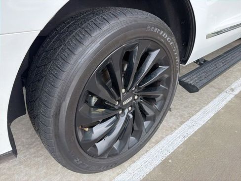 Used 2020 Lincoln Navigator Reserve w/ Equipment Group 208A Reserve AWD/4WD image 12