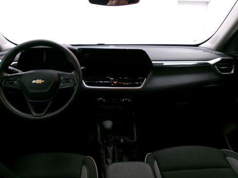 Used 2025 Chevrolet TrailBlazer LT AWD/4WD image 9