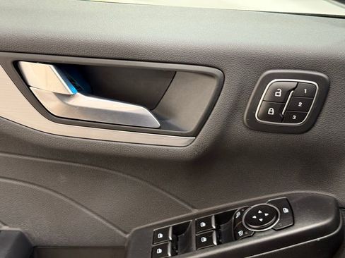 Used 2023 Ford Escape Platinum image 31