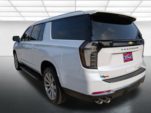 Used 2026 Chevrolet Suburban Premier w/ Sun And Tow Package RWD image 2