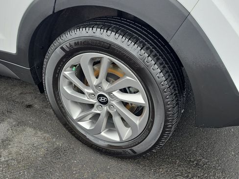 Used 2018 Hyundai Tucson SE AWD/4WD image 11
