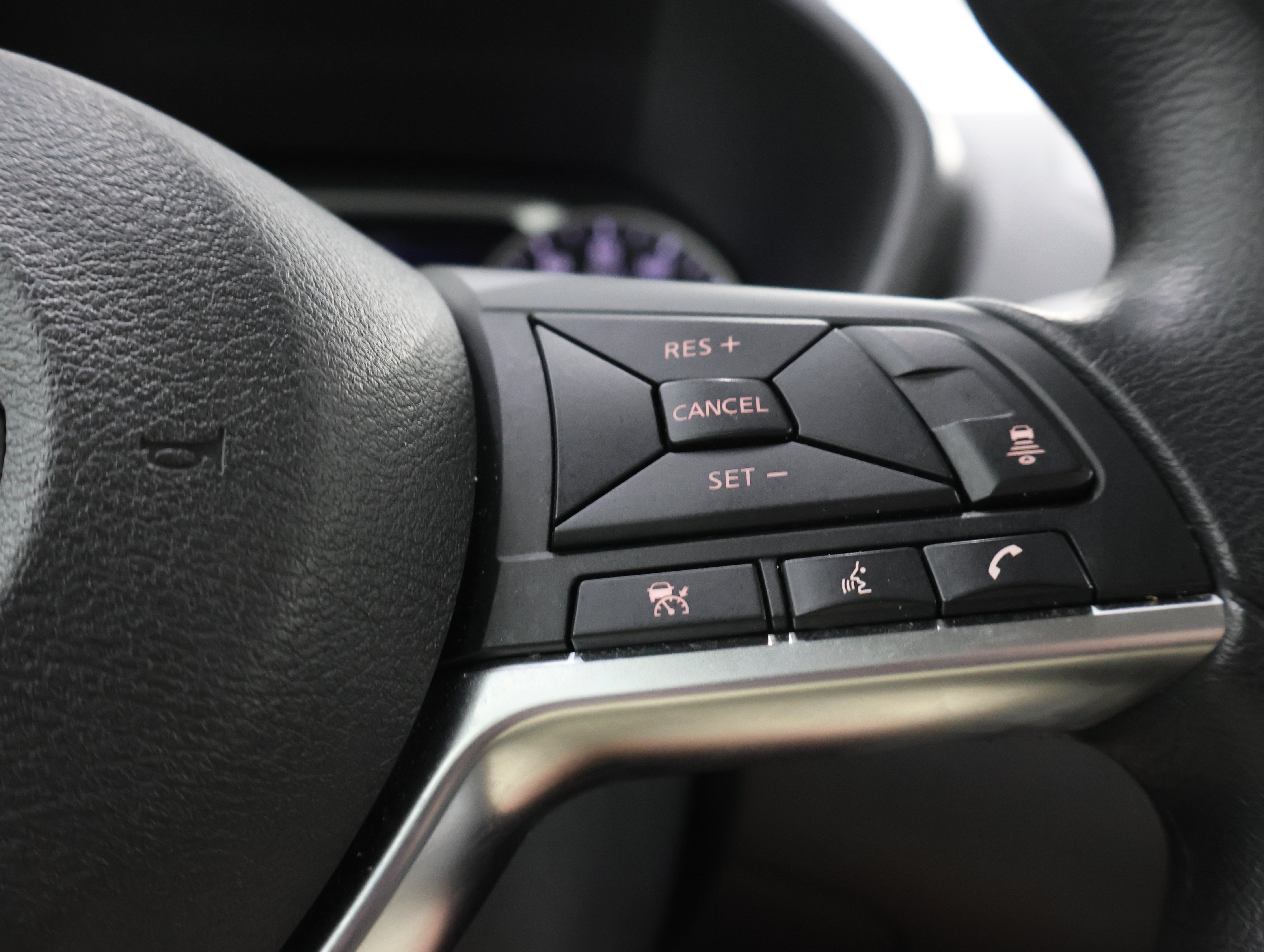 Used 2024 Nissan Sentra SV FWD image 14