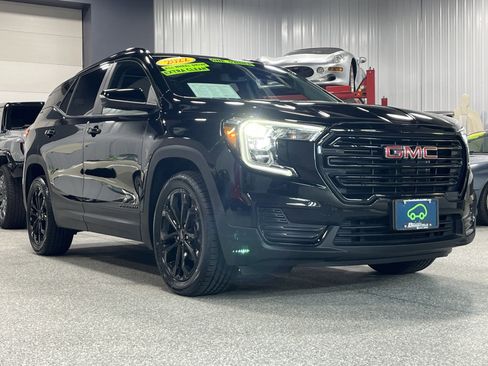 Certified 2022 GMC Terrain SLE w/ Driver Convenience Package AWD/4WD image 6
