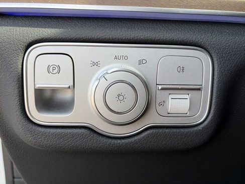 Used 2025 Mercedes-Benz GLE 350 4MATIC image 19