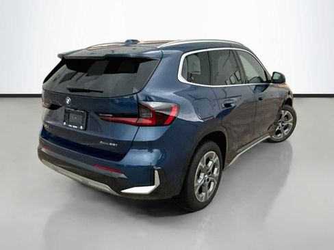 Used 2025 BMW X1 xDrive28i AWD/4WD image 3