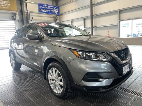 Used 2022 Nissan Rogue Sport S image 1
