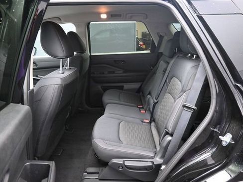 Used 2025 Nissan Pathfinder SV FWD image 13