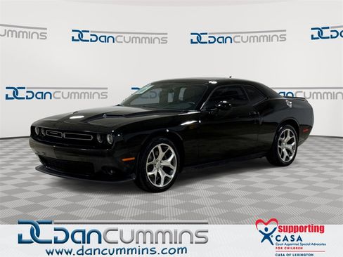 Used 2015 Dodge Challenger SXT Plus image 1