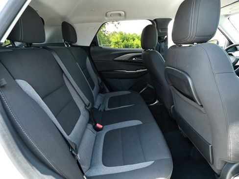 Used 2025 Chevrolet TrailBlazer LT AWD/4WD image 28