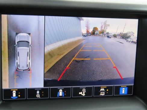 Used 2023 GMC Acadia AT4 w/ Technology Package image 6