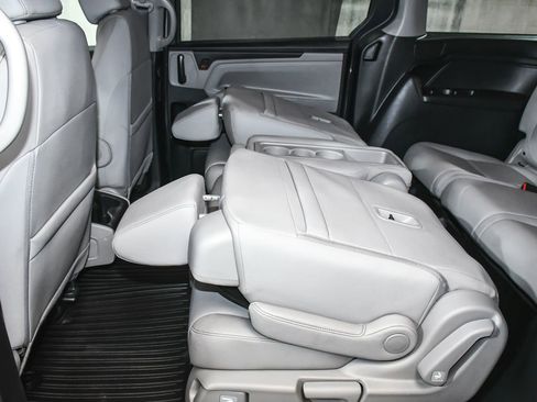 Used 2023 Honda Odyssey EX-L image 45