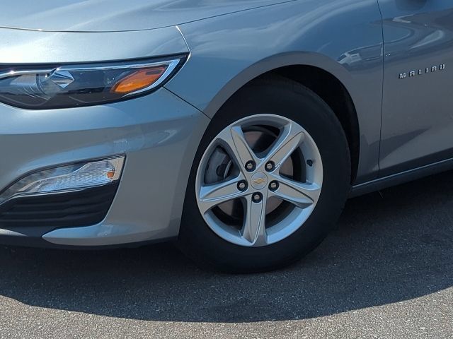 Used 2024 Chevrolet Malibu LT FWD image 2