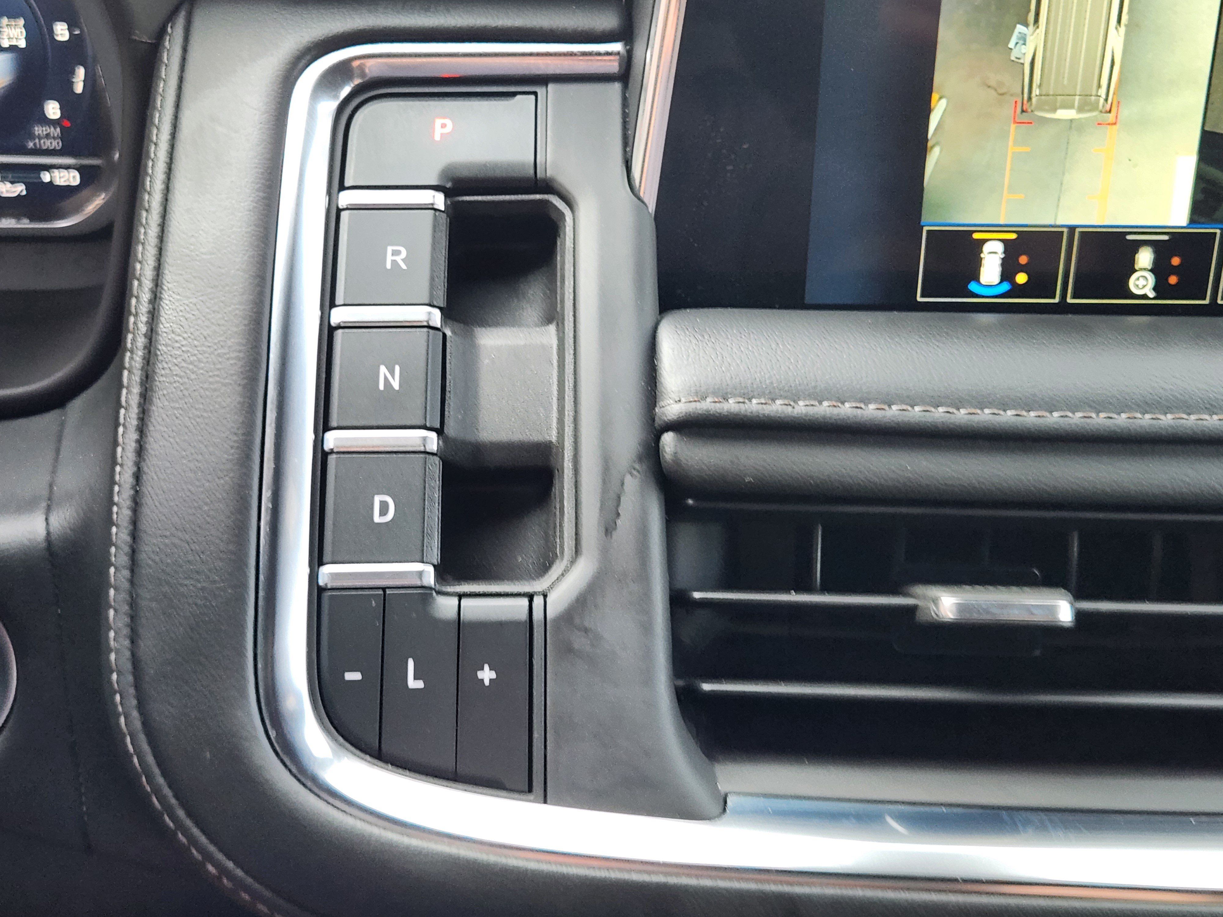 Used 2022 Chevrolet Tahoe High Country AWD/4WD image 18