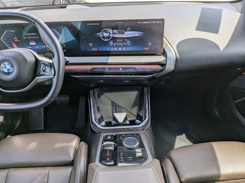 Used 2025 BMW X3 xDrive30i w/ Premium Package AWD/4WD image 16