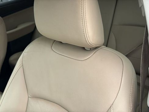 Used 2017 Subaru Outback 2.5i Limited AWD/4WD image 25