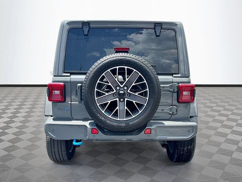 Used 2023 Jeep Wrangler Unlimited Sahara AWD/4WD image 7