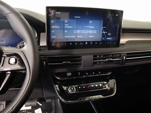 New 2026 Lincoln Corsair Premiere image 5