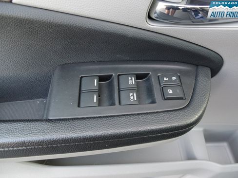 Used 2017 Honda Pilot EX-L image 11