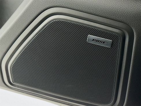 Used 2025 Porsche Macan image 12