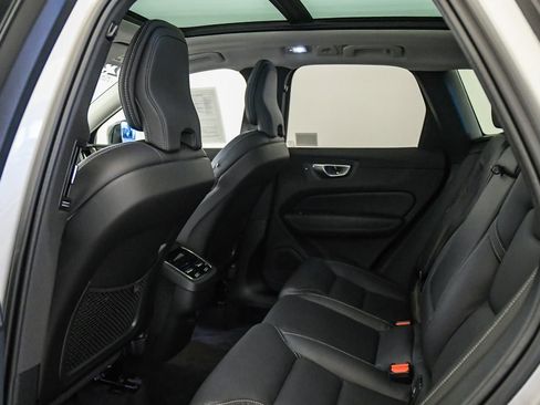 Certified 2023 Volvo XC60 B5 Ultimate w/ Climate Package FWD image 19