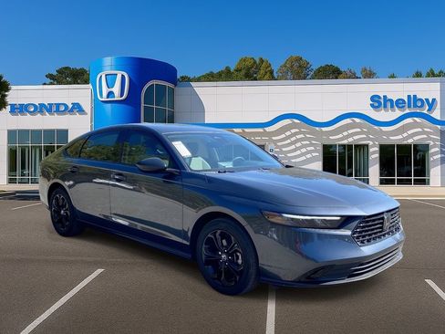 New 2025 Honda Accord SE image 2