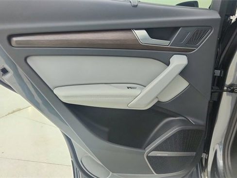 Used 2024 Audi Q5 2.0T Premium Plus w/ Premium Plus Package image 32