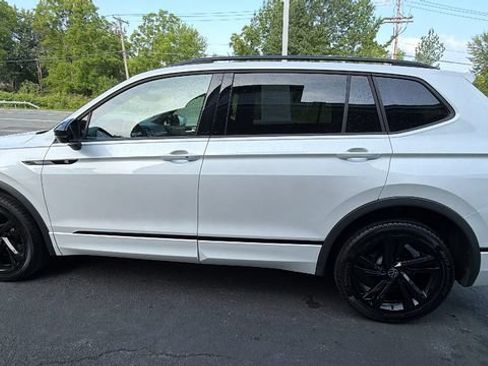 Used 2023 Volkswagen Tiguan SE R-Line AWD/4WD image 8