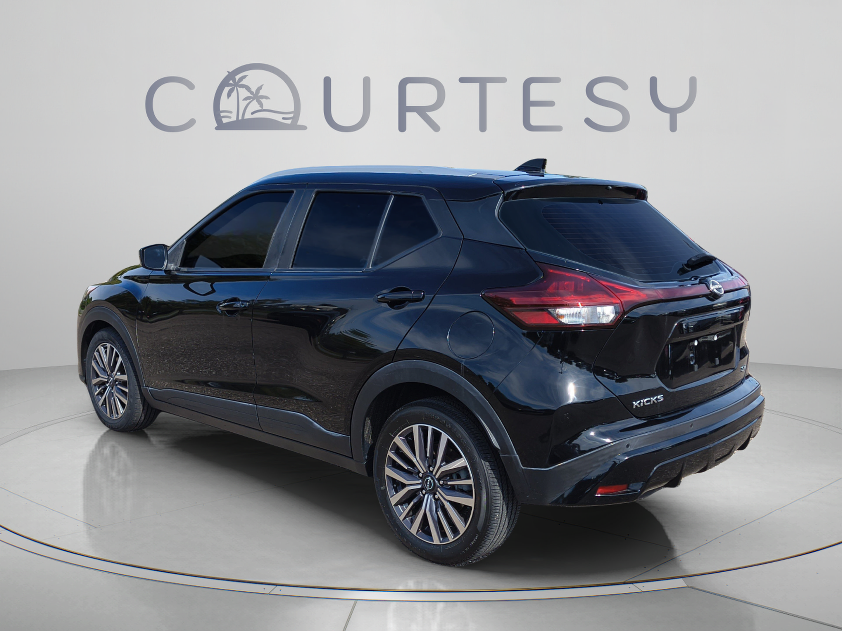 Certified 2023 Nissan Kicks SV FWD image 5