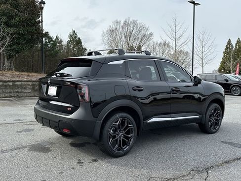 New 2026 Nissan Kicks SR w/ SR Premium Package FWD image 8