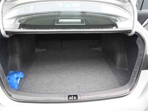 Used 2025 Toyota Corolla LE image 13