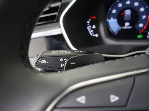 Used 2025 Audi Q3 2.0T Premium w/ Convenience Package image 30