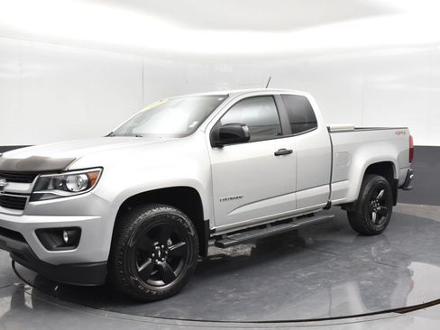 Used 2018 Chevrolet Colorado LT AWD/4WD image 14