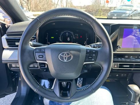 Used 2025 Toyota Camry SE FWD image 37