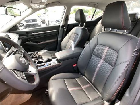 New 2025 Nissan Altima 2.5 SR image 15