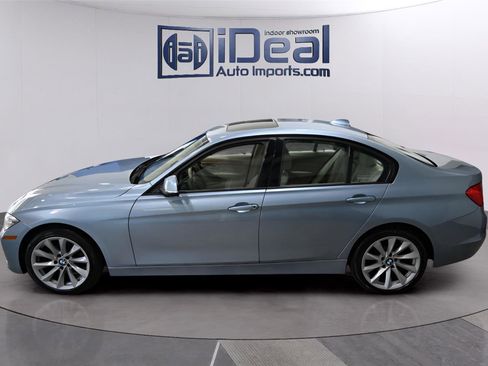 Used 2013 BMW 328i xDrive Sedan AWD/4WD image 2