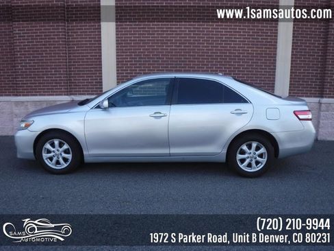 Used 2010 Toyota Camry LE image 22