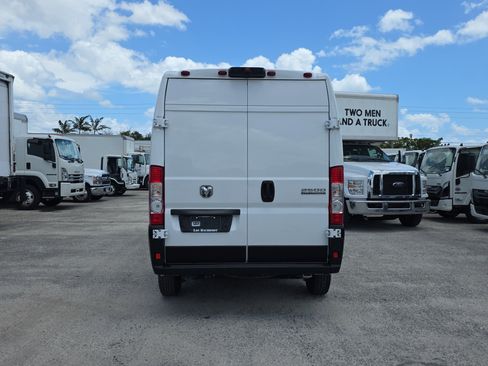 Used 2024 RAM ProMaster 2500 w/ Convenience Group FWD image 6
