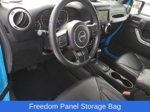 Used 2017 Jeep Wrangler Unlimited Sahara w/ Connectivity Group AWD/4WD image 22