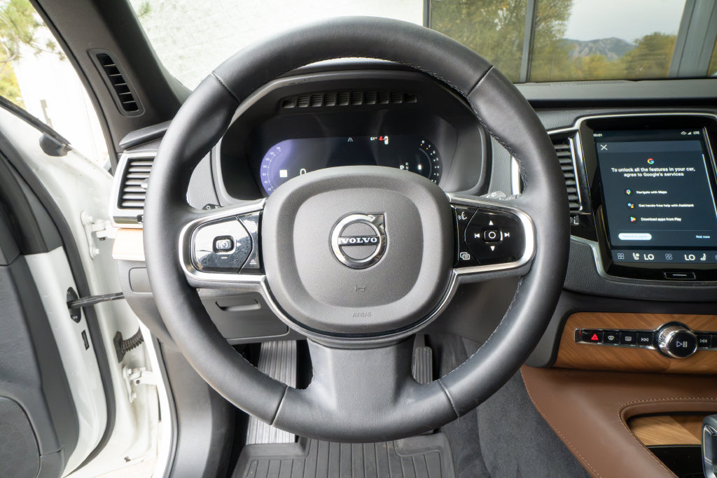Used 2023 Volvo XC90 B6 Plus w/ Protection Package Premier AWD/4WD image 12