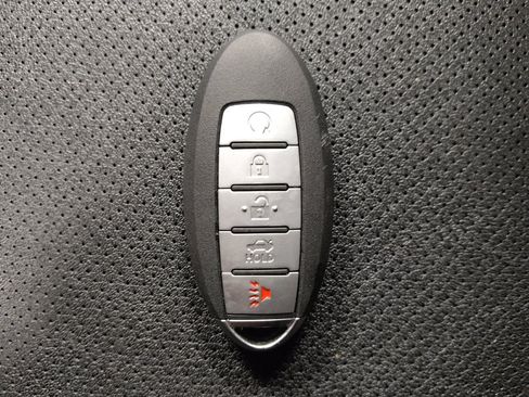Used 2017 Nissan Rogue Sport SL AWD/4WD image 32