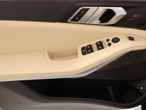 Used 2021 BMW X5 xDrive45e w/ Parking Assistance Package image 18