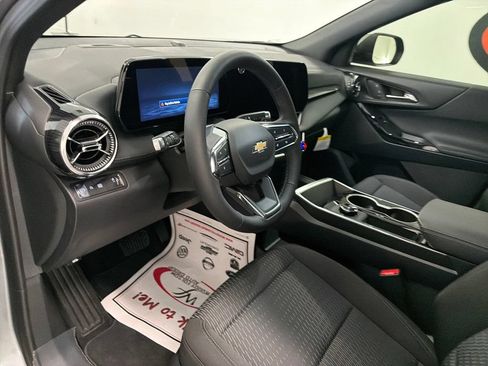 New 2026 Chevrolet Equinox LT FWD image 11