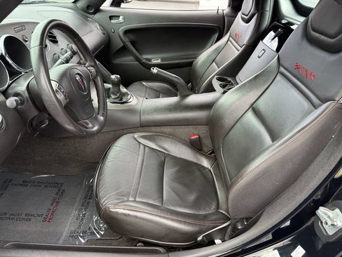 Used 2009 Pontiac Solstice GXP w/ Premium Package RWD image 23