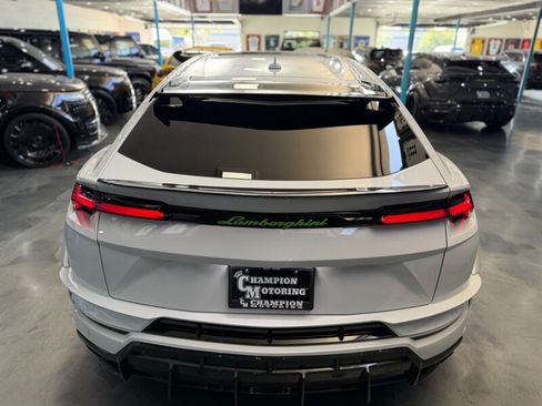 Used 2024 Lamborghini Urus Performante AWD/4WD image 10