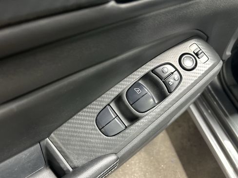 Used 2024 Nissan Altima 2.5 SV FWD image 24