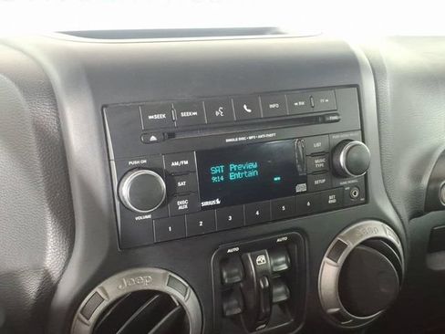 Used 2012 Jeep Wrangler Unlimited Sport AWD/4WD image 19